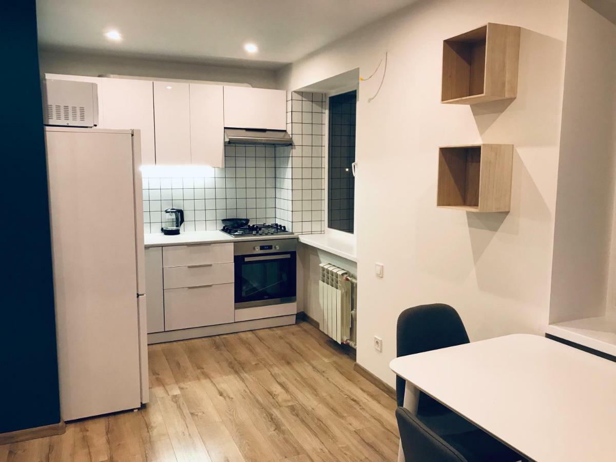 Tf Apartment Двокімнатні Апартаменти В Центрі Міста Poltava Kültér fotó
