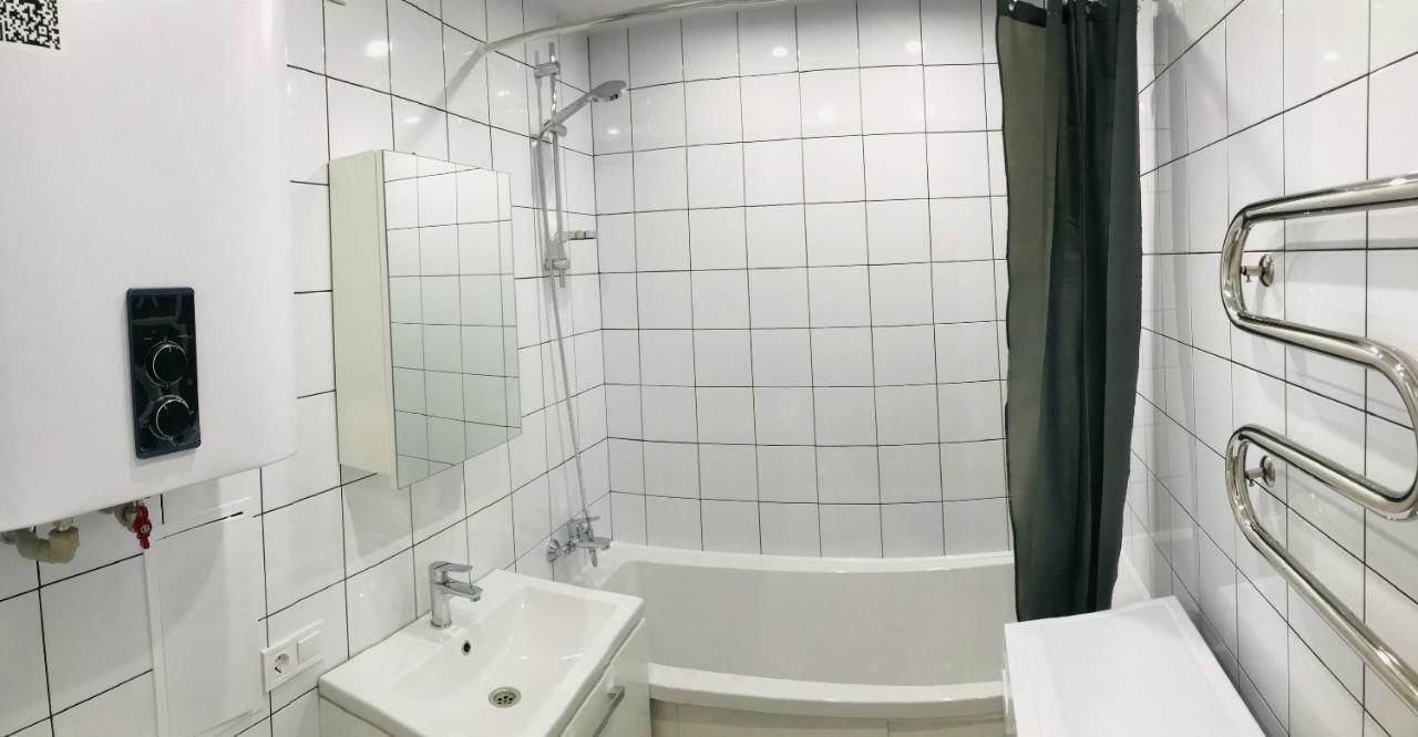 Tf Apartment Двокімнатні Апартаменти В Центрі Міста Poltava Kültér fotó