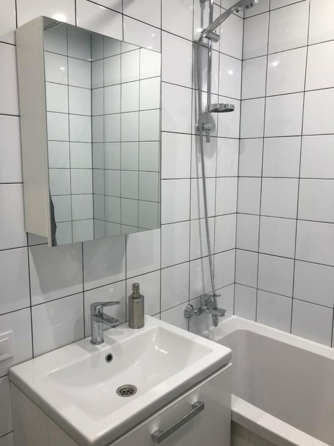 Tf Apartment Двокімнатні Апартаменти В Центрі Міста Poltava Kültér fotó