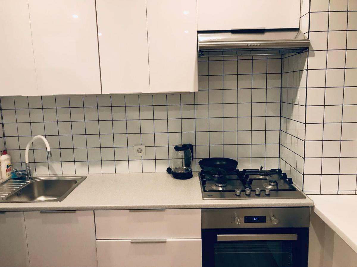 Tf Apartment Двокімнатні Апартаменти В Центрі Міста Poltava Kültér fotó