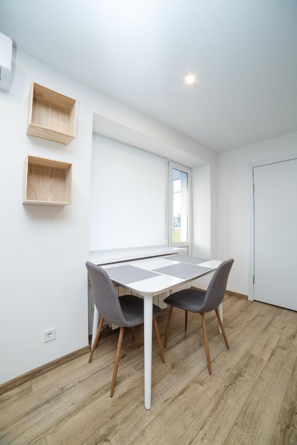 Tf Apartment Двокімнатні Апартаменти В Центрі Міста Poltava Kültér fotó